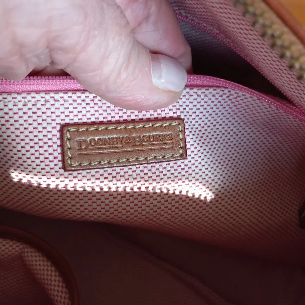Dooney & Bourke this dooney